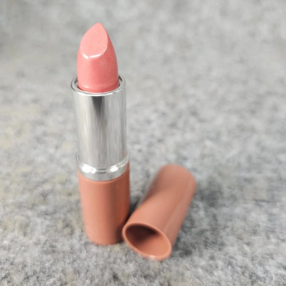 Clinique Pop Lip Colour + Primer in the shade 02 Bare Pop